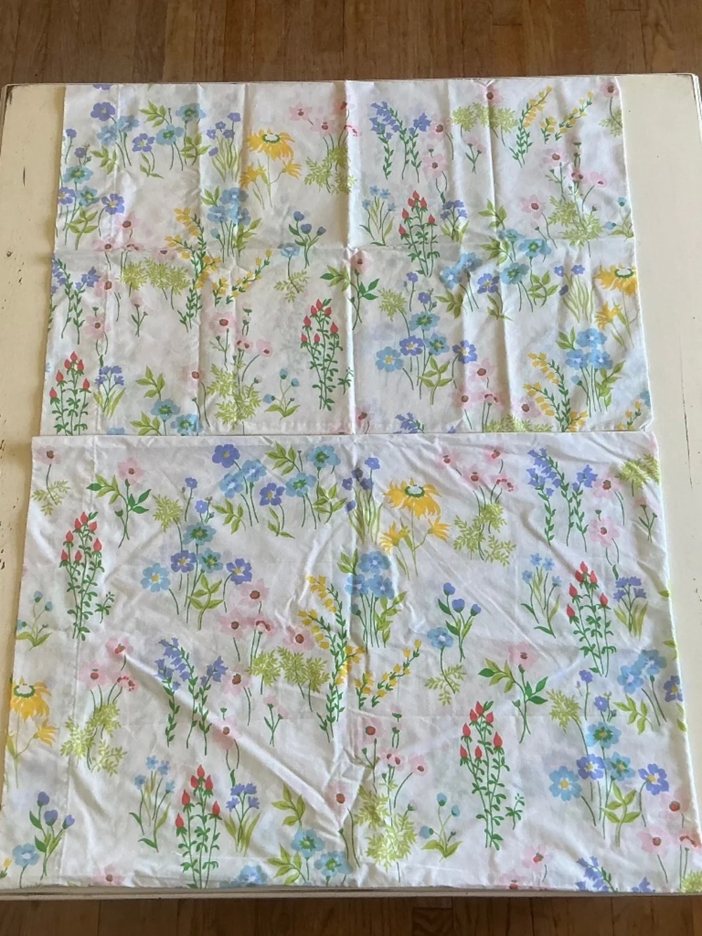 Vintage 1977 Utica J P Stevens colorful floral standard pillowcases set of 2